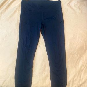 Lulu Lemon Fast and Free cropped  leggings with pockets . Navy blue